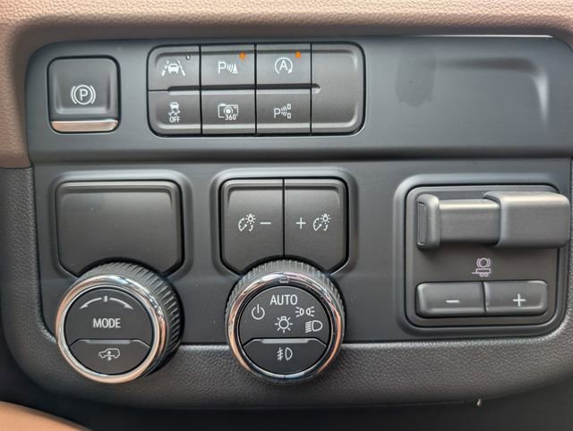 Used 2025 Chevrolet Tahoe High Country image 33