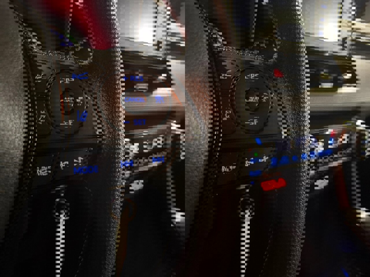 Used 2021 Toyota RAV4 LE image 20