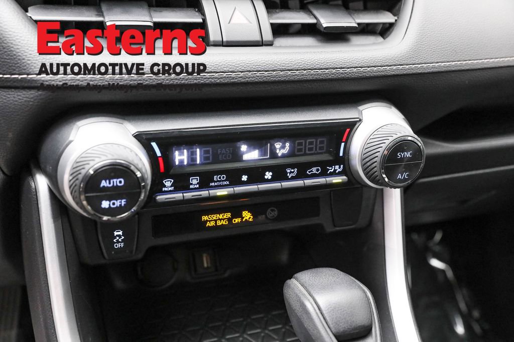 Used 2021 Toyota RAV4 LE image 20