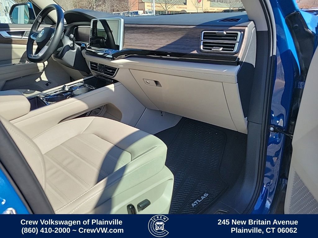 Certified 2025 Volkswagen Atlas SEL image 44