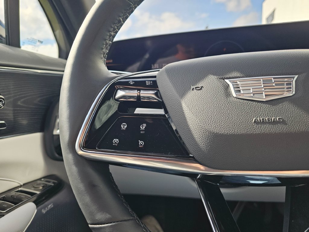 Certified 2024 Cadillac Lyriq Sport AWD/4WD image 33
