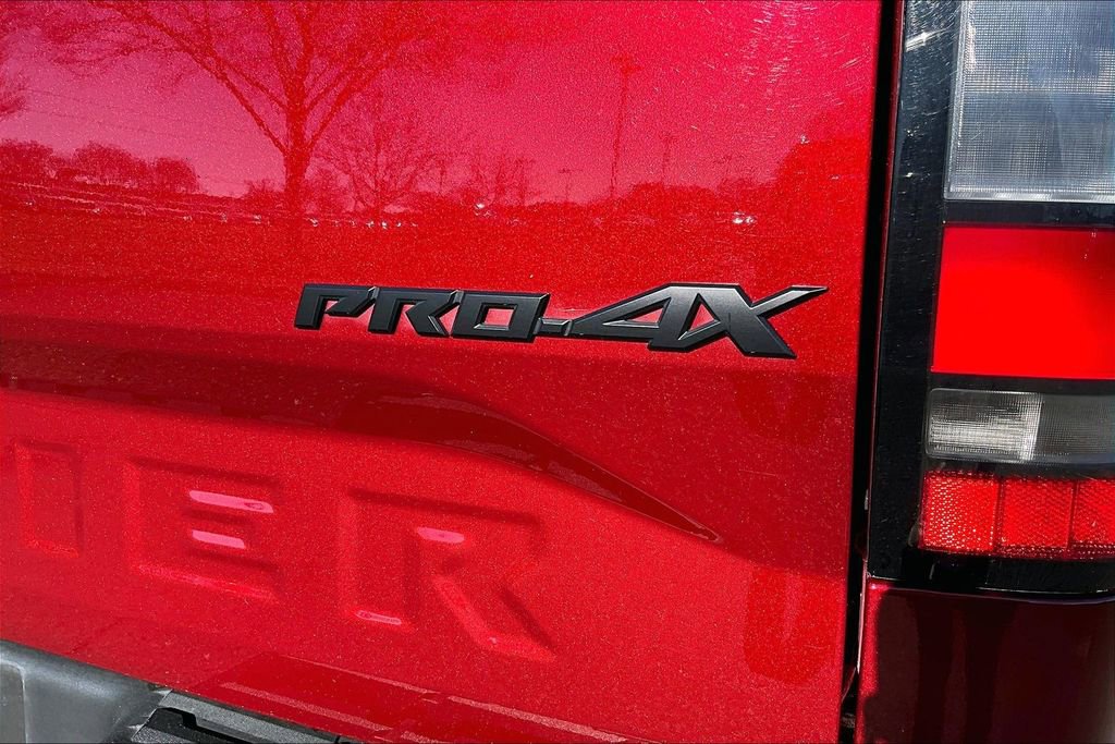 Used 2024 Nissan Frontier PRO-4X w/ Off-Road Protection Package image 25