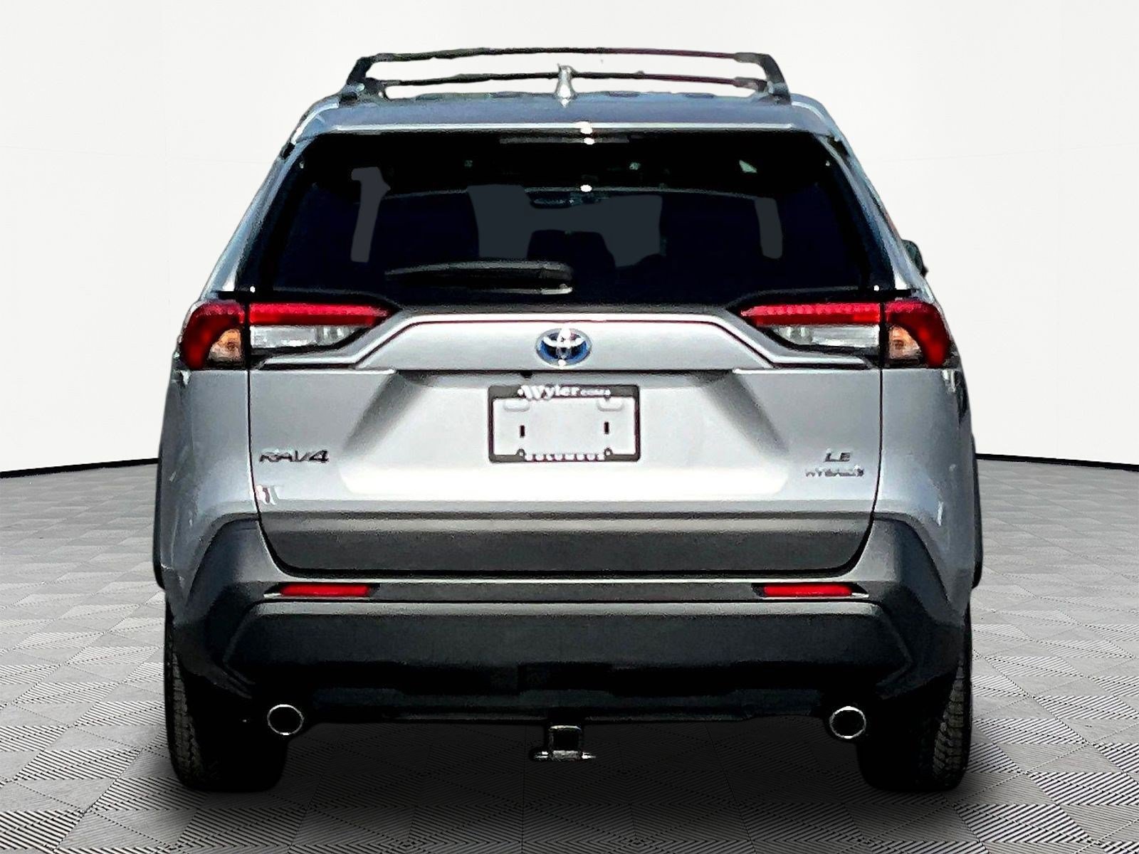 Used 2024 Toyota RAV4 LE AWD/4WD image 5