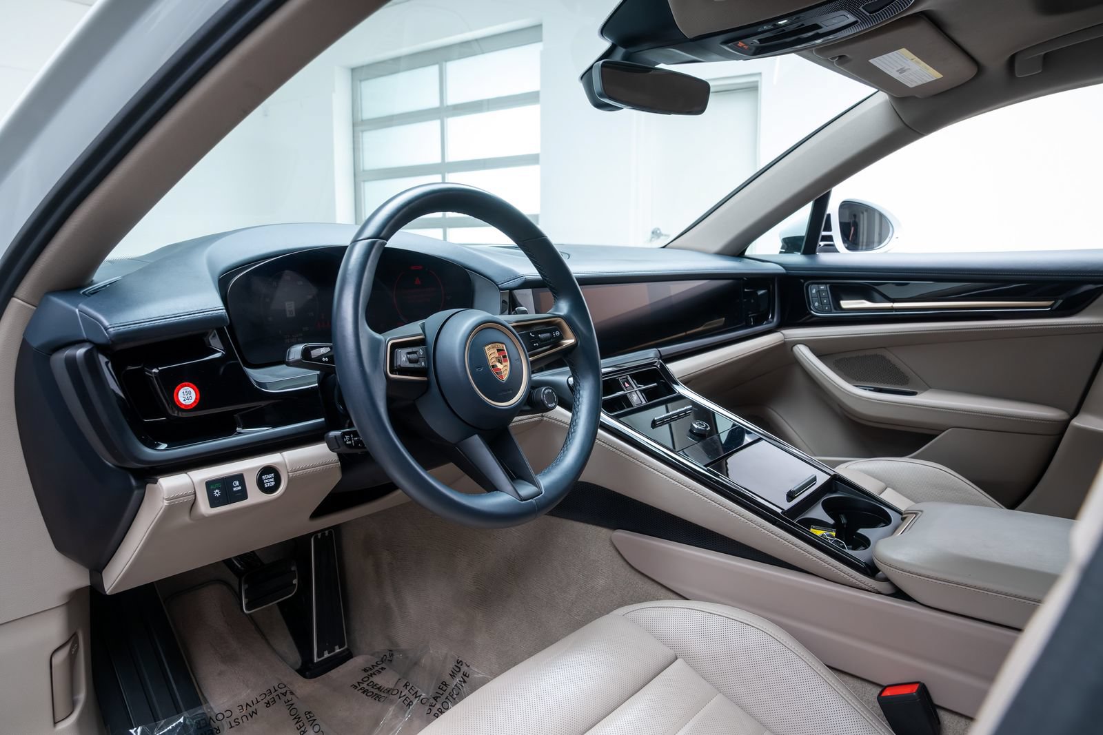 Used 2024 Porsche Panamera 4 w/ Premium Package AWD/4WD image 18
