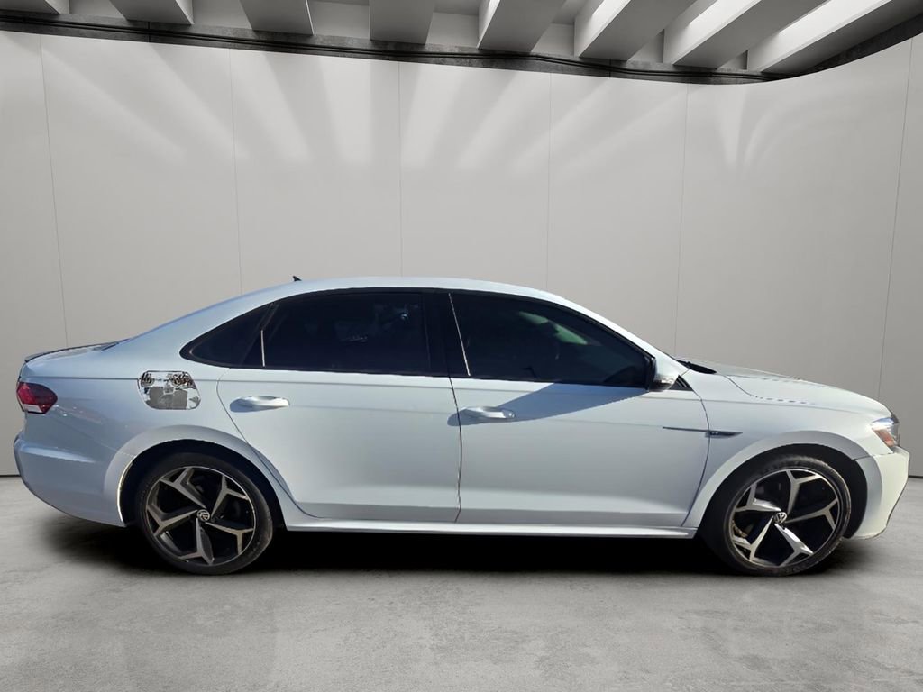 Used 2020 Volkswagen Passat 2.0T R-Line FWD image 11