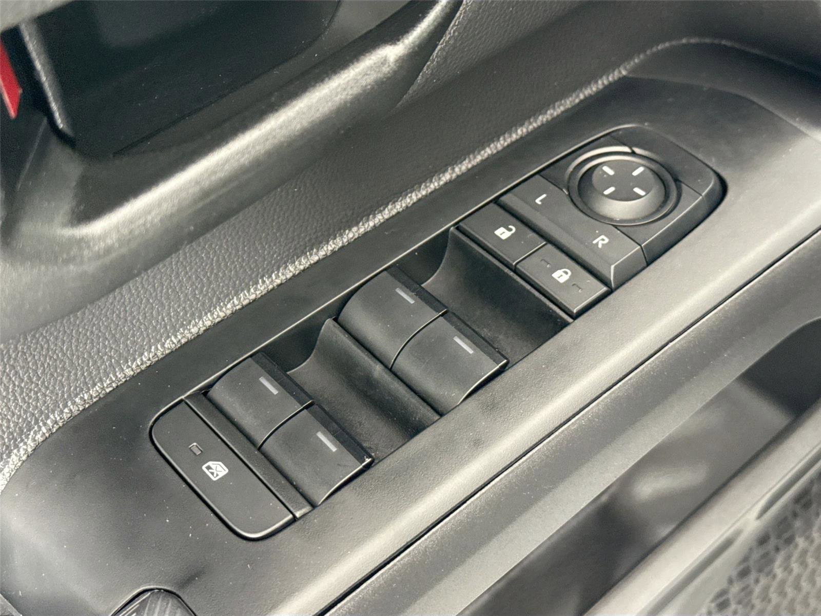 Certified 2025 Toyota Tacoma SR5 image 27