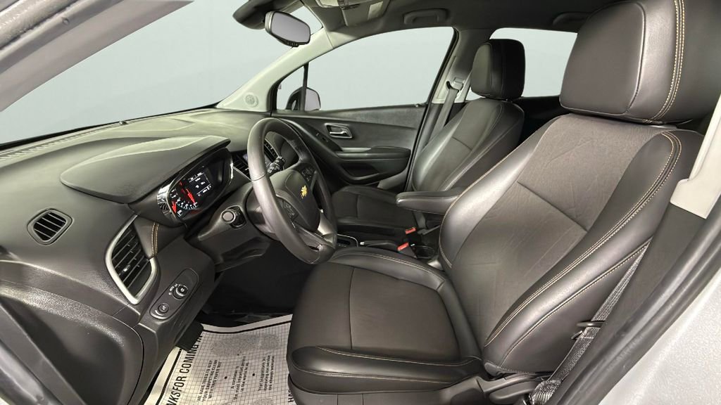 Certified 2022 Chevrolet Trax LT w/ Redline Edition image 17