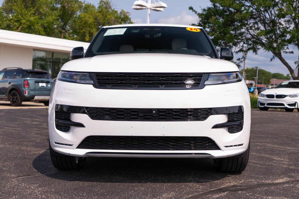 Used 2024 Land Rover Range Rover Sport Dynamic SE AWD/4WD image 3