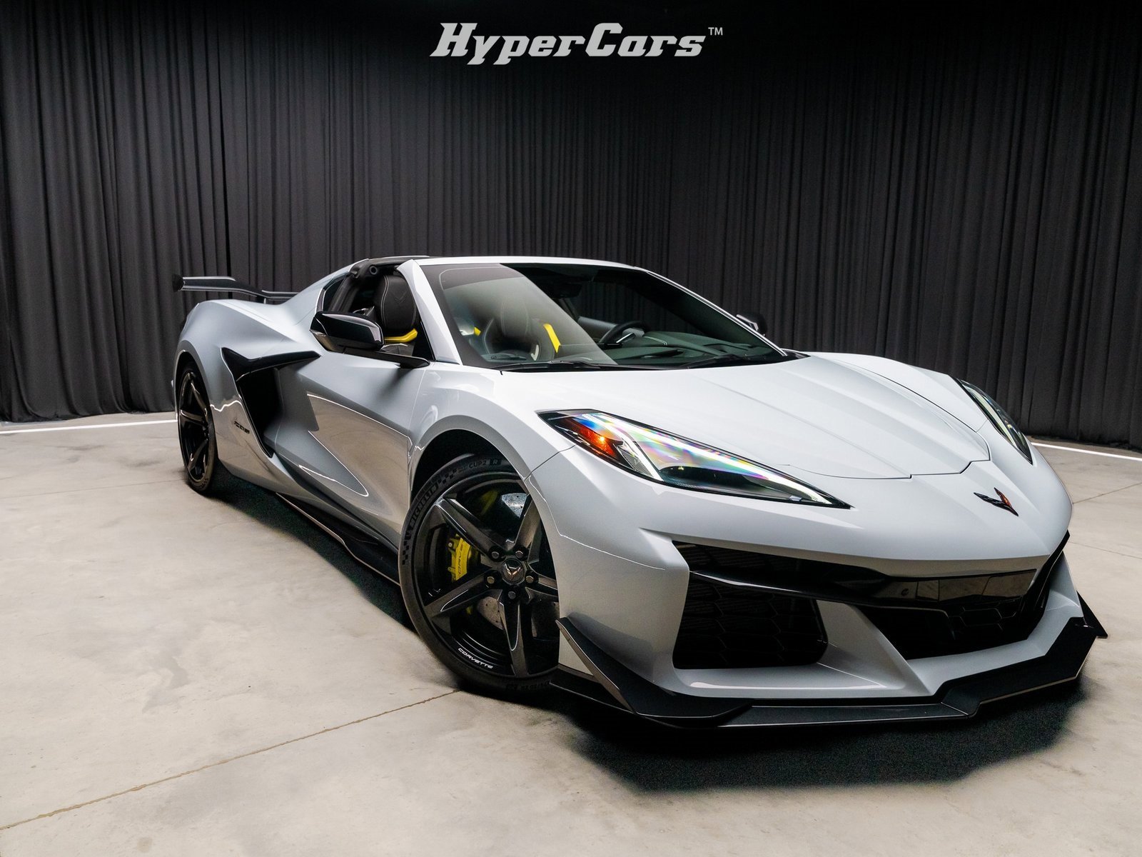 Used 2023 Chevrolet Corvette Z06 w/ Z07 Performance Package image 6