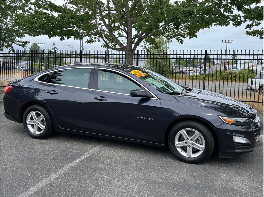 Used 2022 Chevrolet Malibu LS w/ Driver Confidence Package II image 3