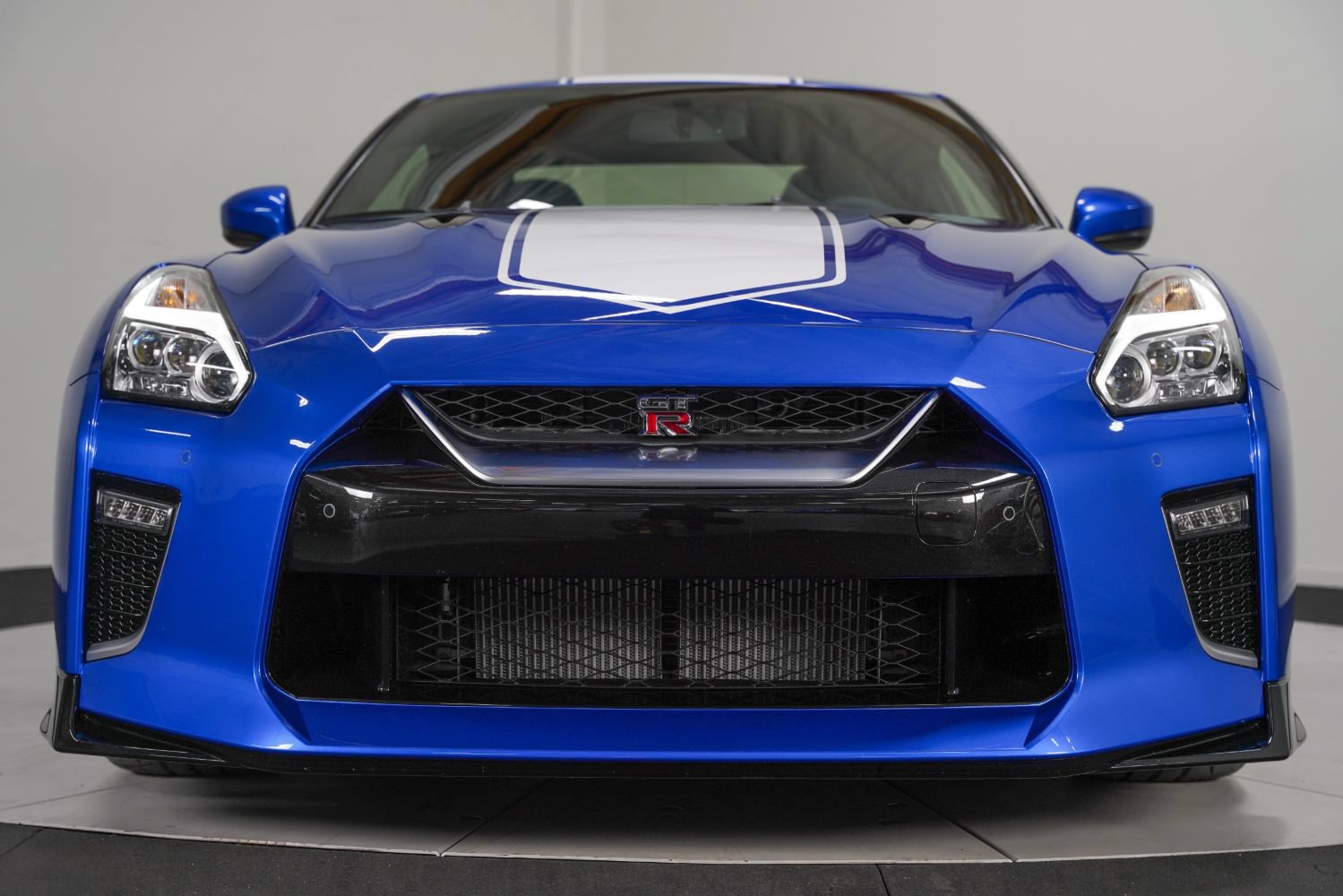 Used 2020 Nissan GT-R Premium AWD/4WD image 16