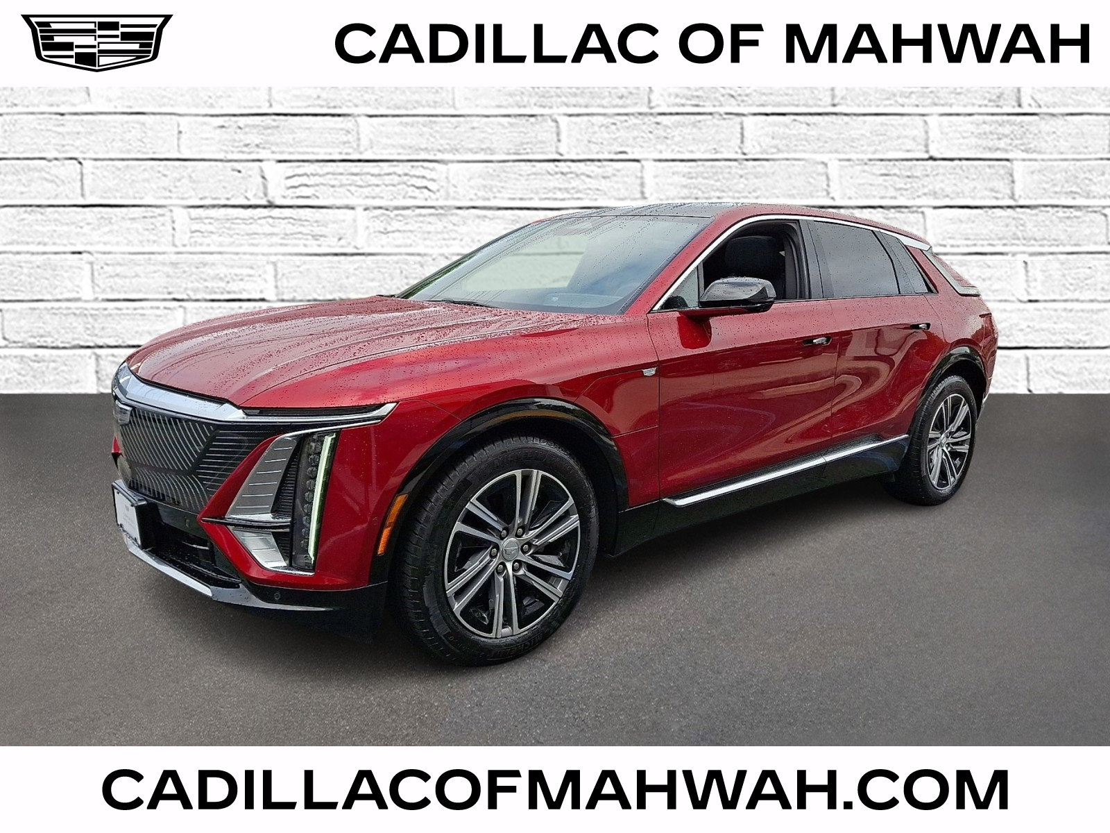 Certified 2024 Cadillac Lyriq Luxury AWD/4WD image 1