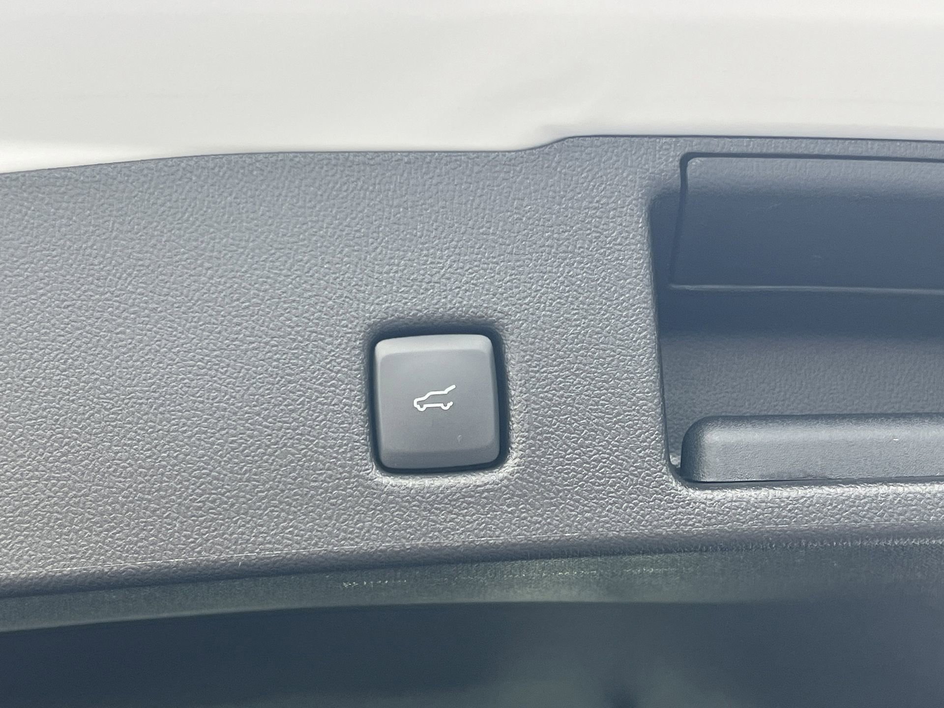 New 2026 Ford Escape SE w/ PHEV Premium Package FWD image 23