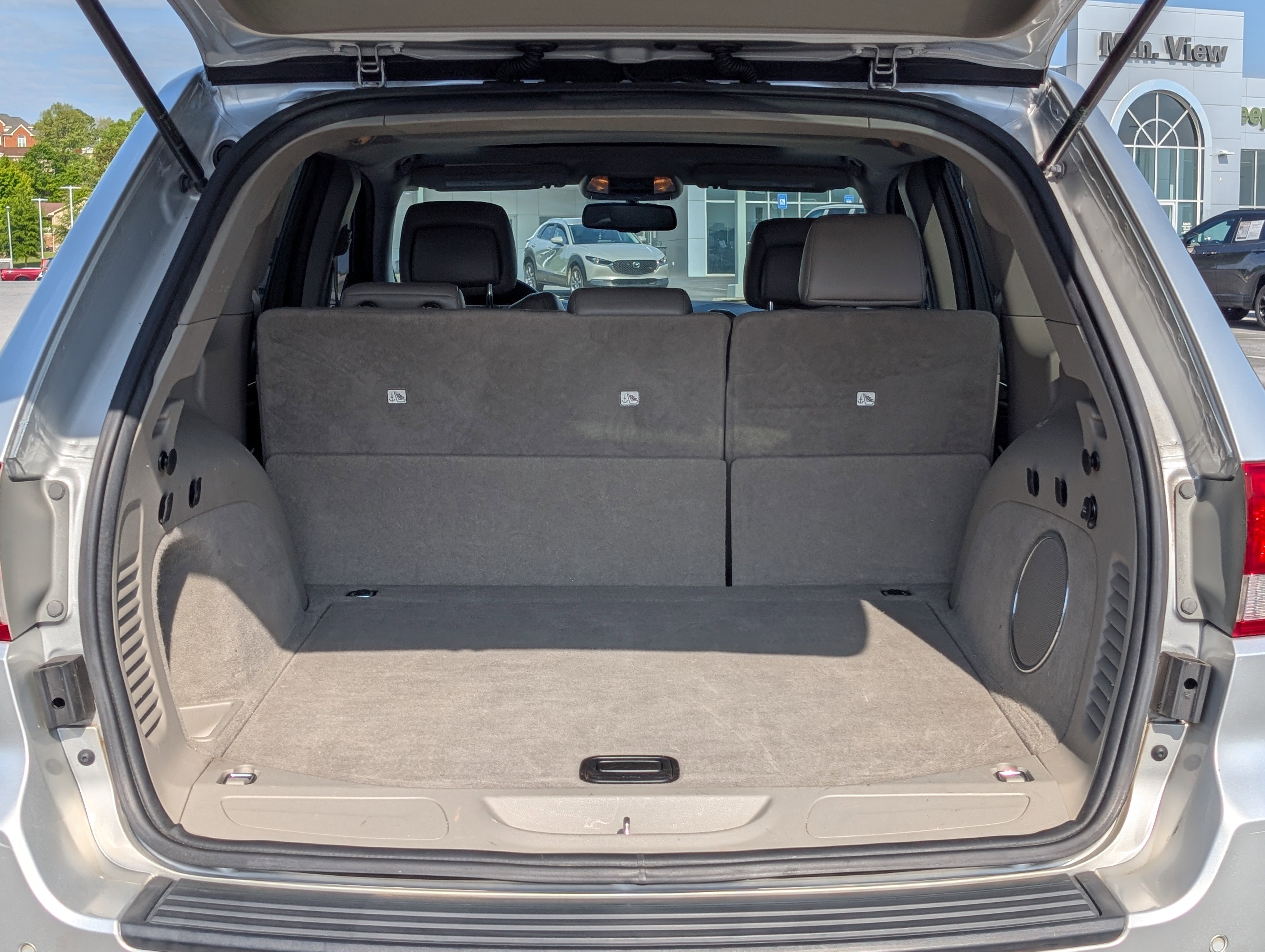 Used 2013 Jeep Grand Cherokee Laredo AWD/4WD image 26
