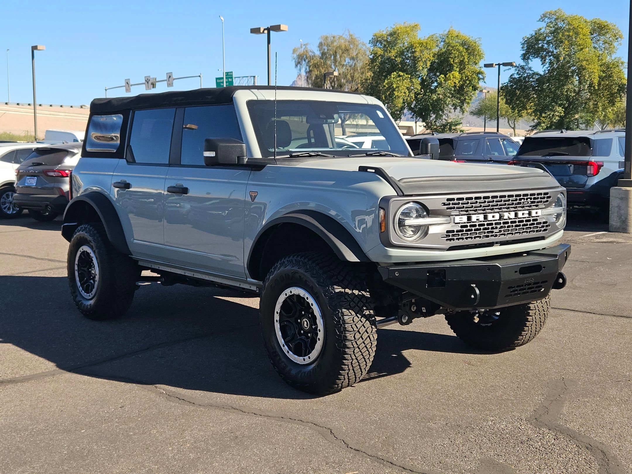 Used 2022 Ford Bronco Badlands image 3