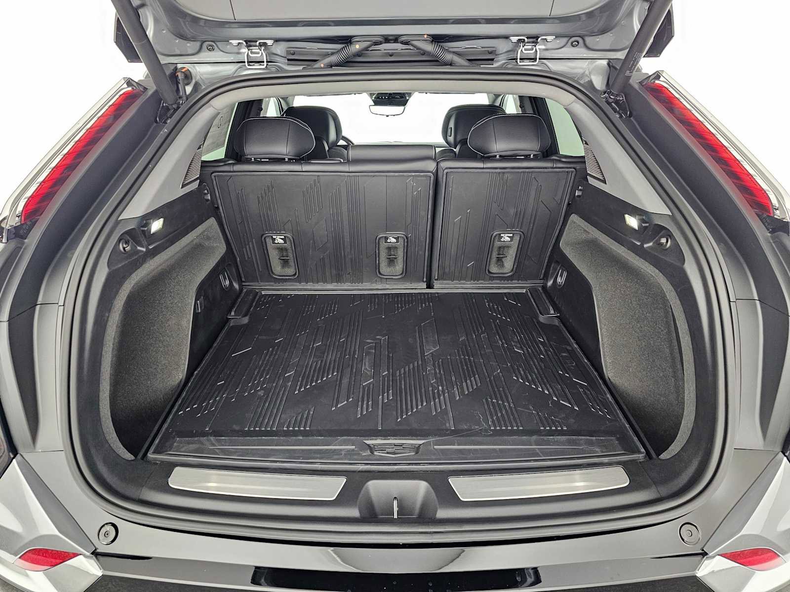 New 2026 Cadillac Optiq Luxury 1 image 14