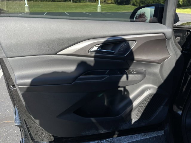 Used 2025 Chevrolet Equinox EV LT FWD image 21