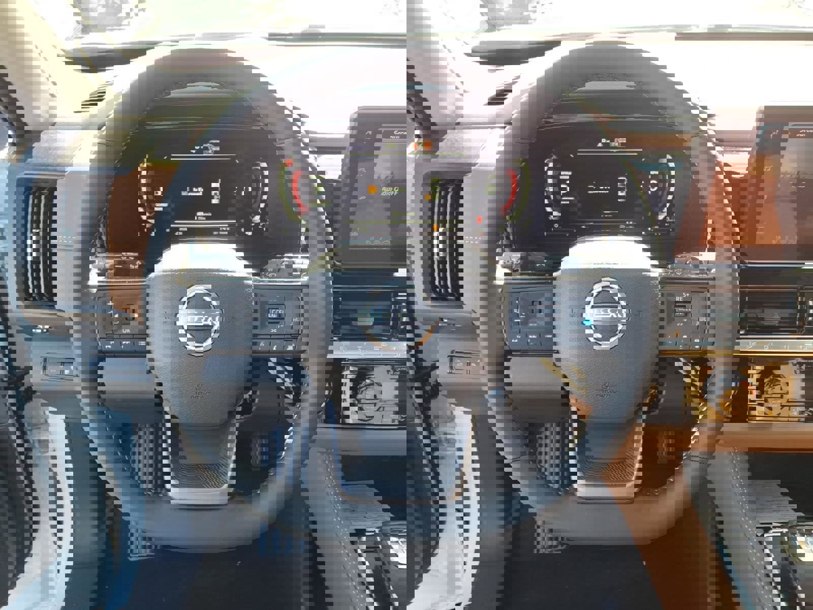 New 2026 Nissan Pathfinder Platinum image 11