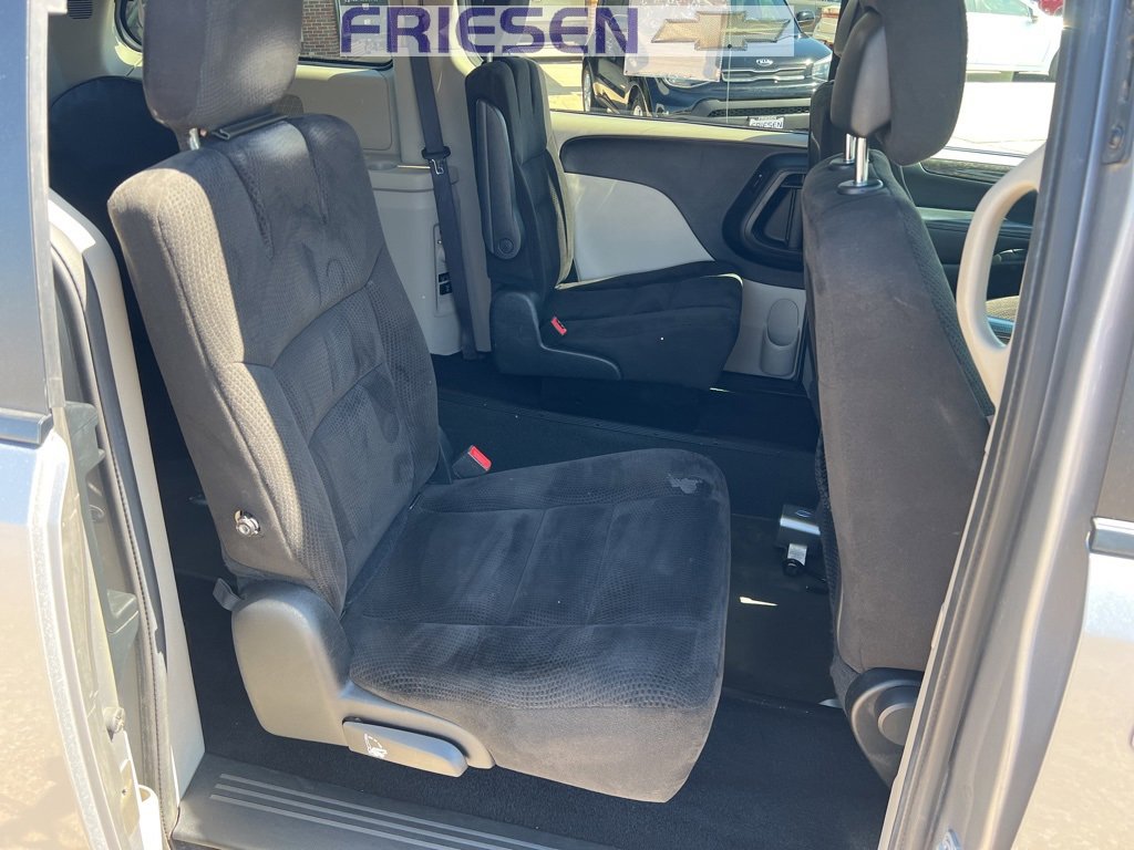 Used 2016 Dodge Grand Caravan SXT w/ Rear Park Assist Package image 10