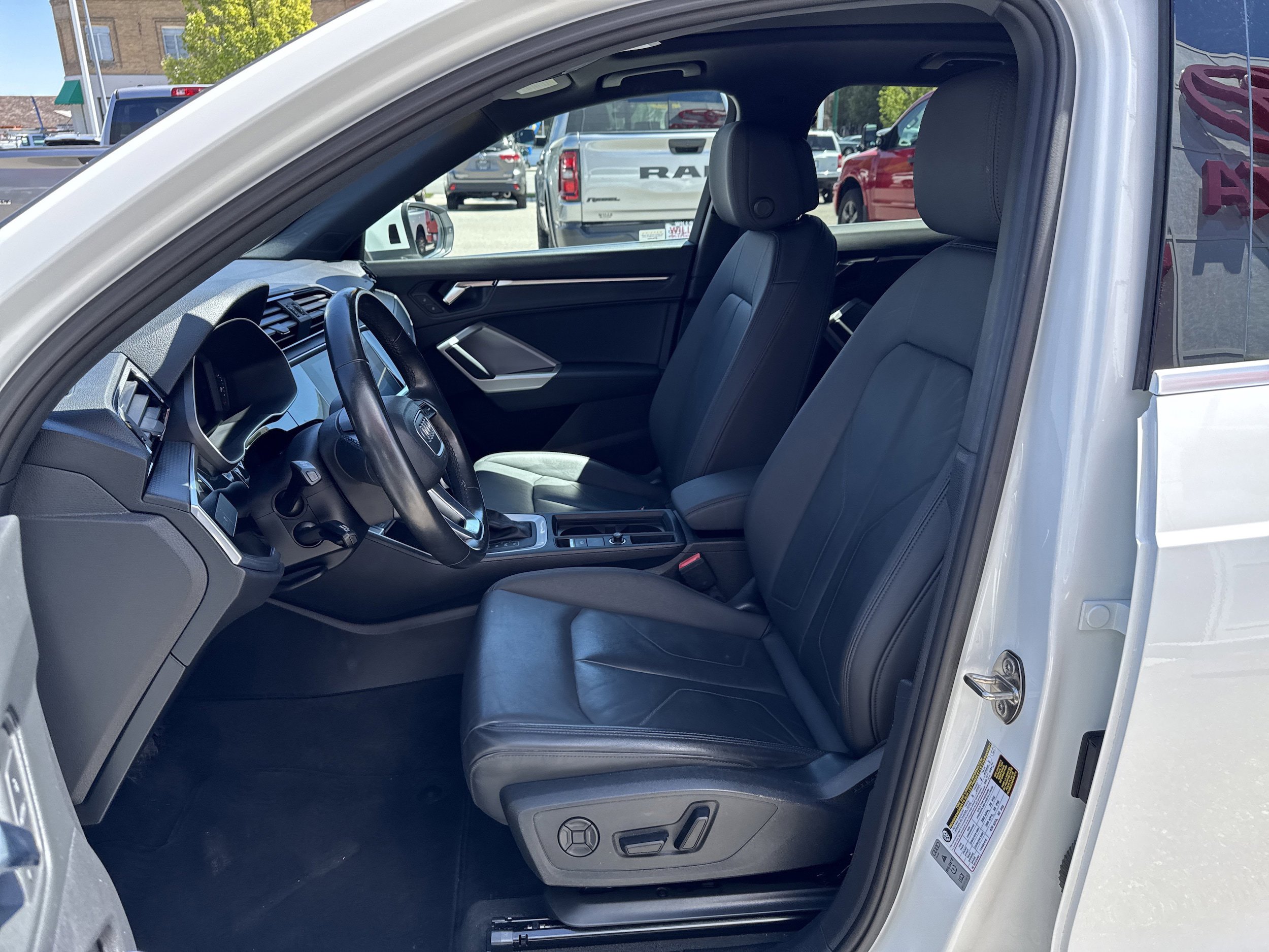 Used 2022 Audi Q3 2.0T Premium AWD/4WD image 10