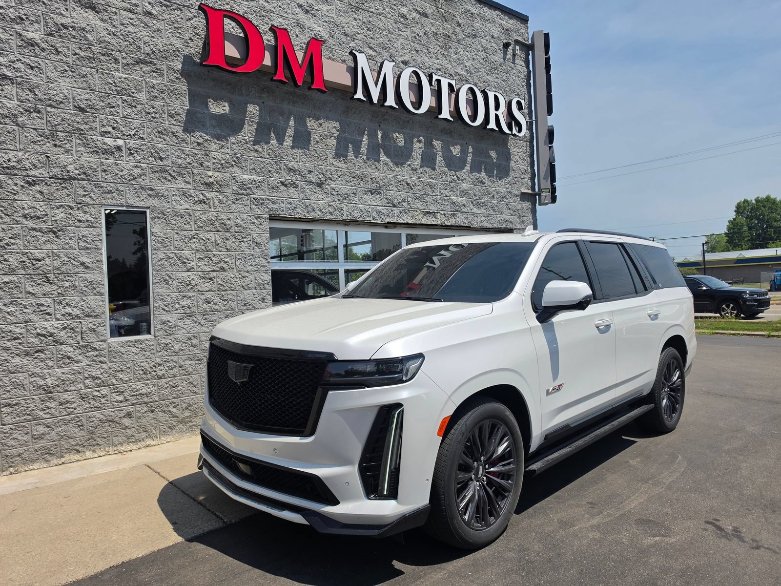 Used 2024 Cadillac Escalade V w/ LPO, ONYX Package AWD/4WD image 18