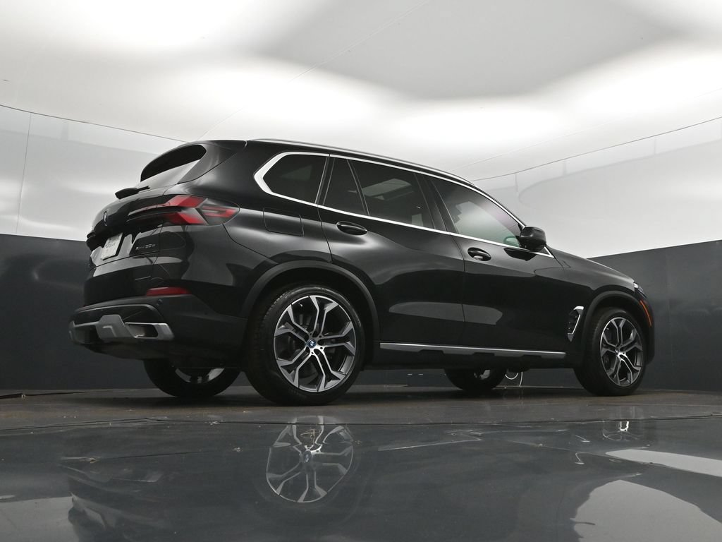 Certified 2024 BMW X5 xDrive50e w/ Premium Package AWD/4WD image 42