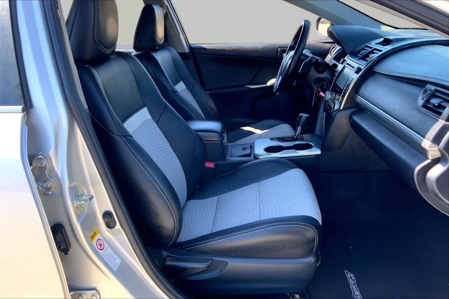 Used 2013 Toyota Camry SE FWD image 9
