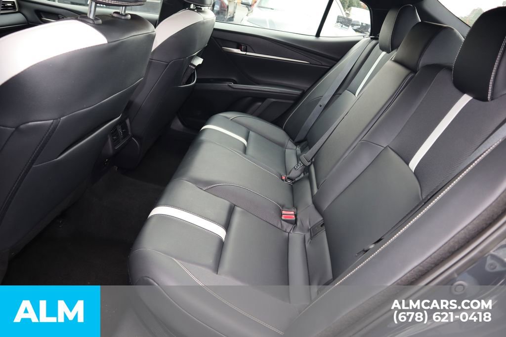 Used 2025 Toyota Camry SE image 17