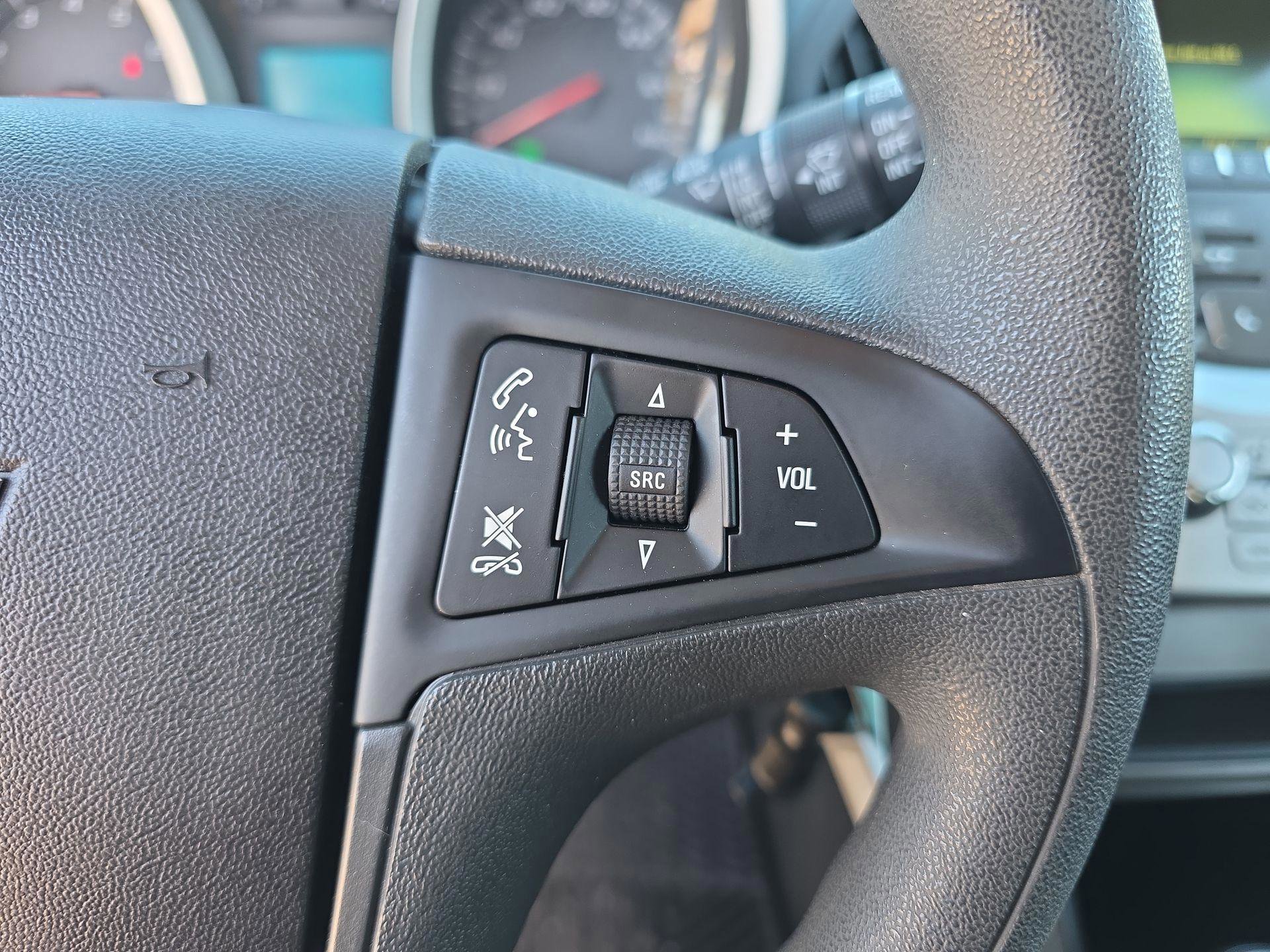 Used 2017 Chevrolet Equinox LS image 31