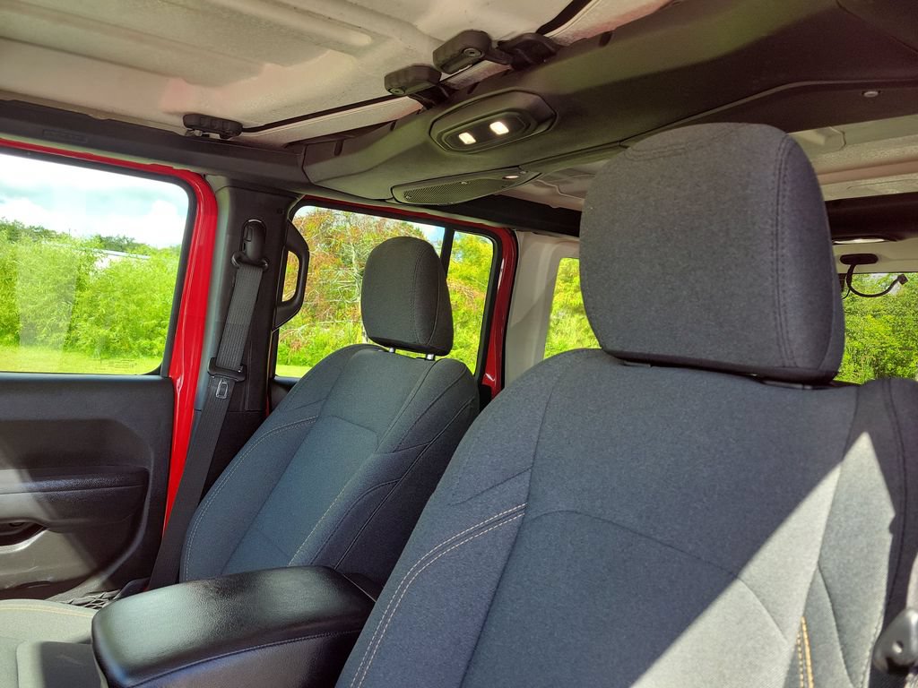 Used 2025 Jeep Wrangler Unlimited Sport AWD/4WD image 23