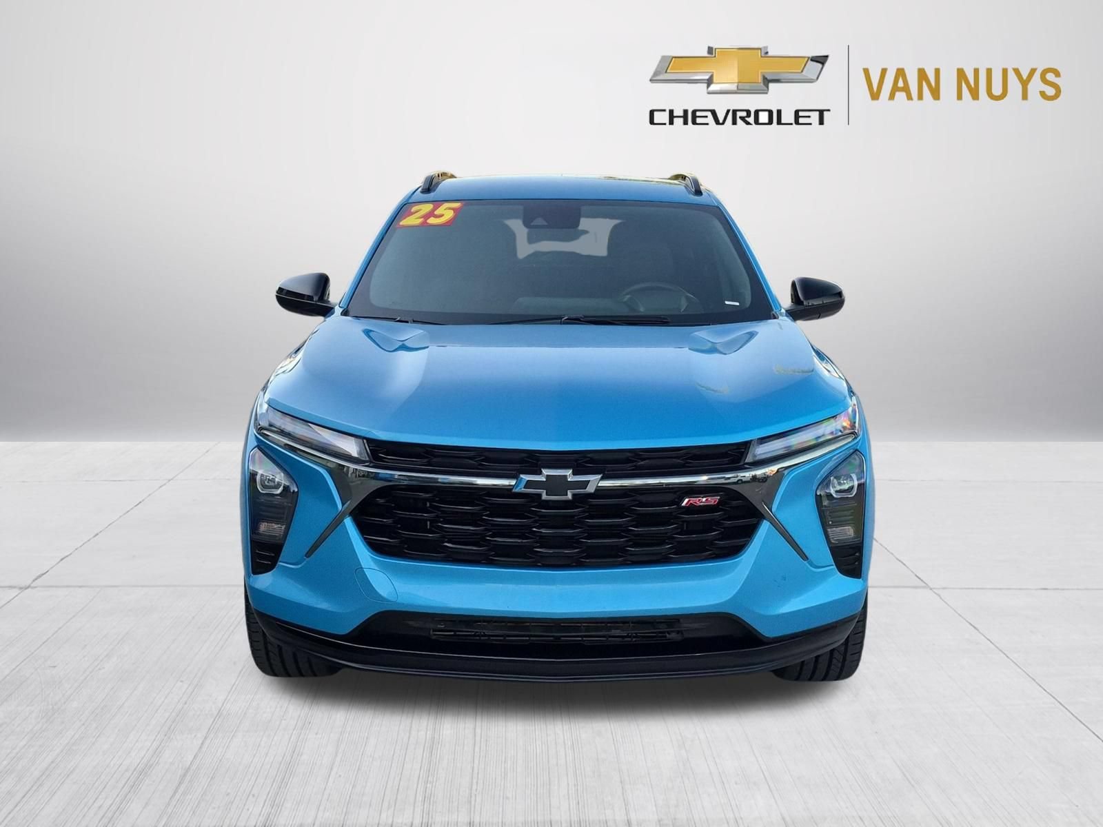 Used 2025 Chevrolet Trax RS w/ Driver Confidence Package FWD image 2