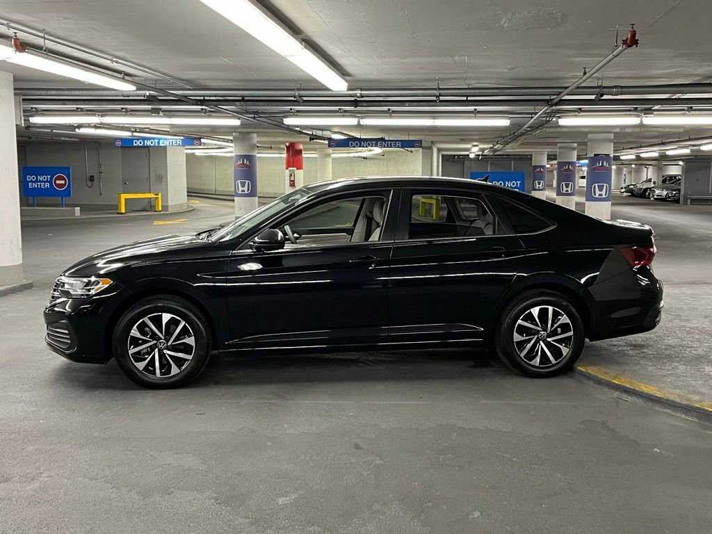 Certified 2023 Volkswagen Jetta S image 29