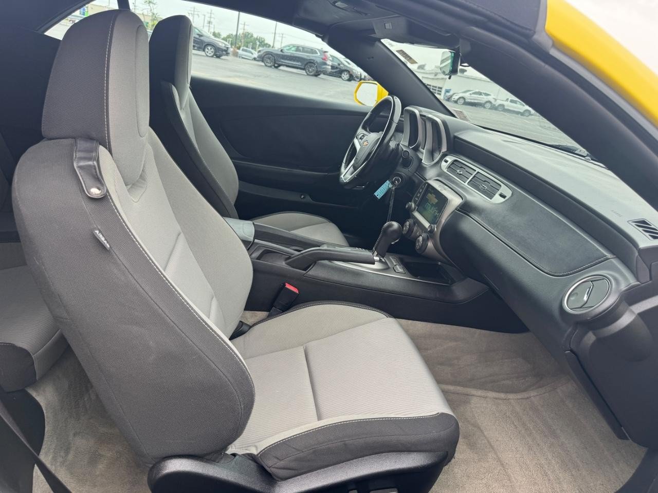 Used 2015 Chevrolet Camaro LT RWD image 16