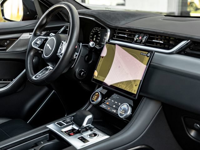 Used 2022 Jaguar F-PACE SVR AWD/4WD image 40