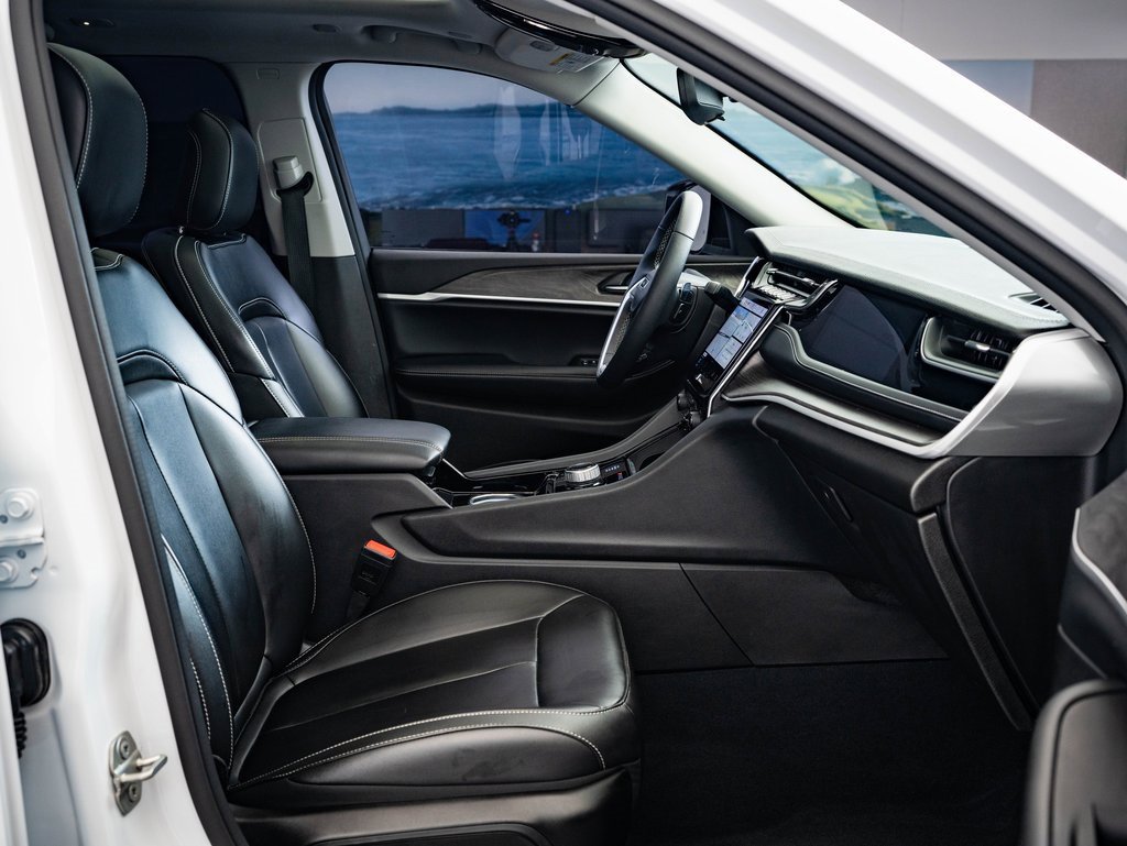 Used 2023 Jeep Grand Cherokee 4WD 4xe image 21