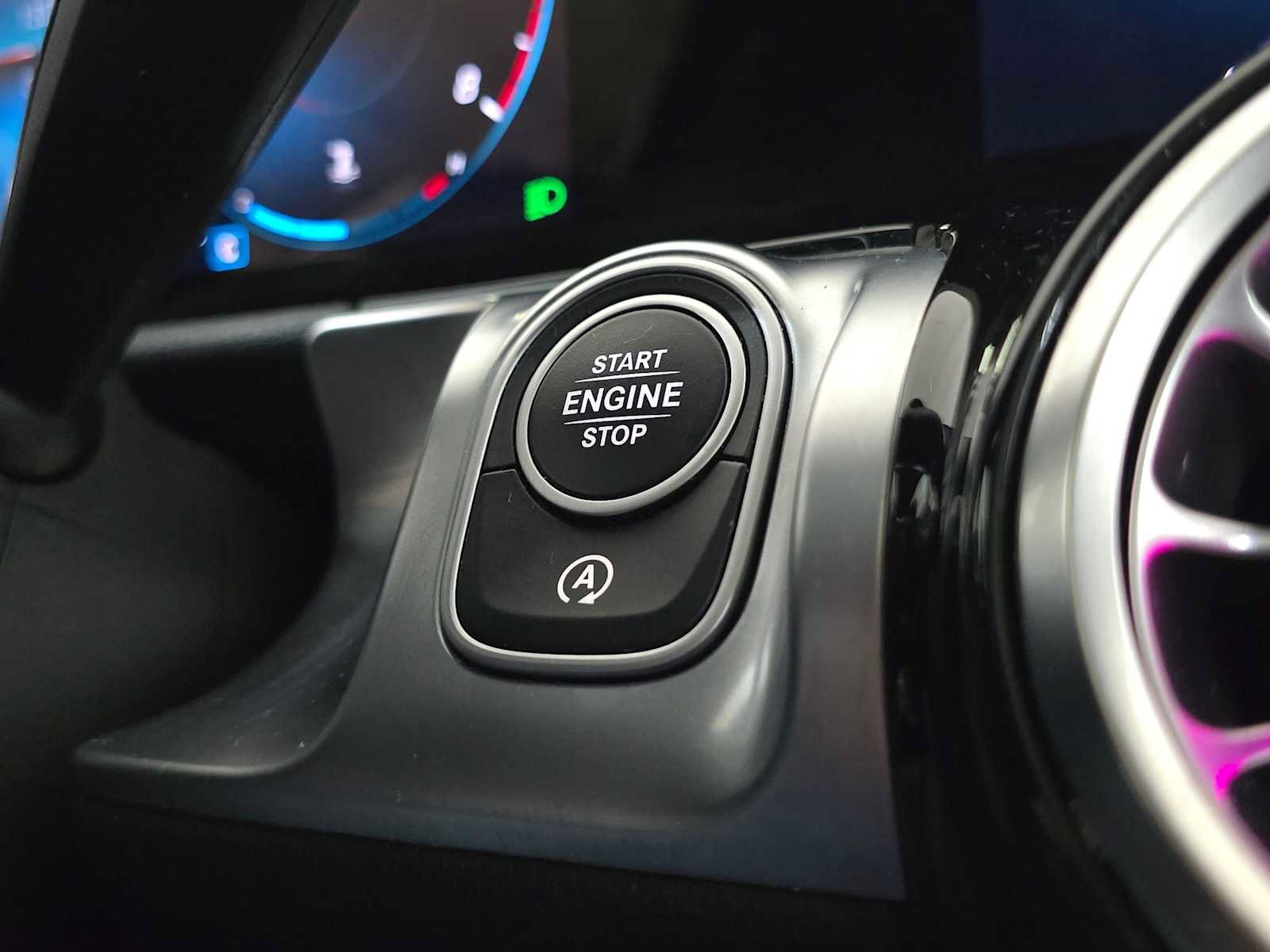 Used 2023 Mercedes-Benz GLB 250 4MATIC image 35