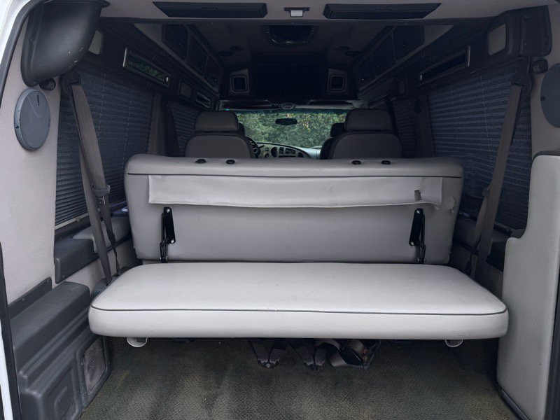 Used 2002 Ford E-150 and Econoline 150 image 8