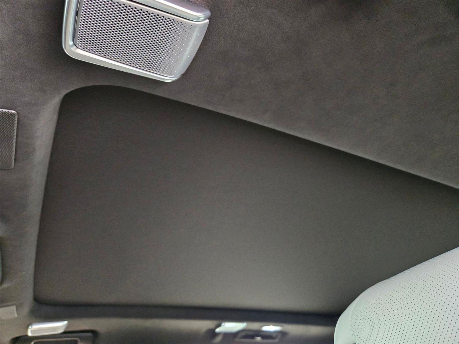 New 2026 Cadillac Escalade ESV Platinum Sport w/ LPO, Floor Liner Package AWD/4WD image 9