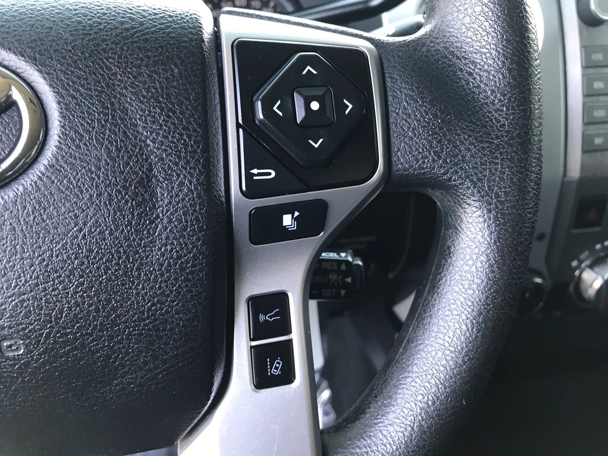 Used 2021 Toyota Tundra SR5 AWD/4WD image 16