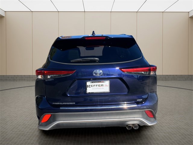 Used 2022 Toyota Highlander XSE image 4
