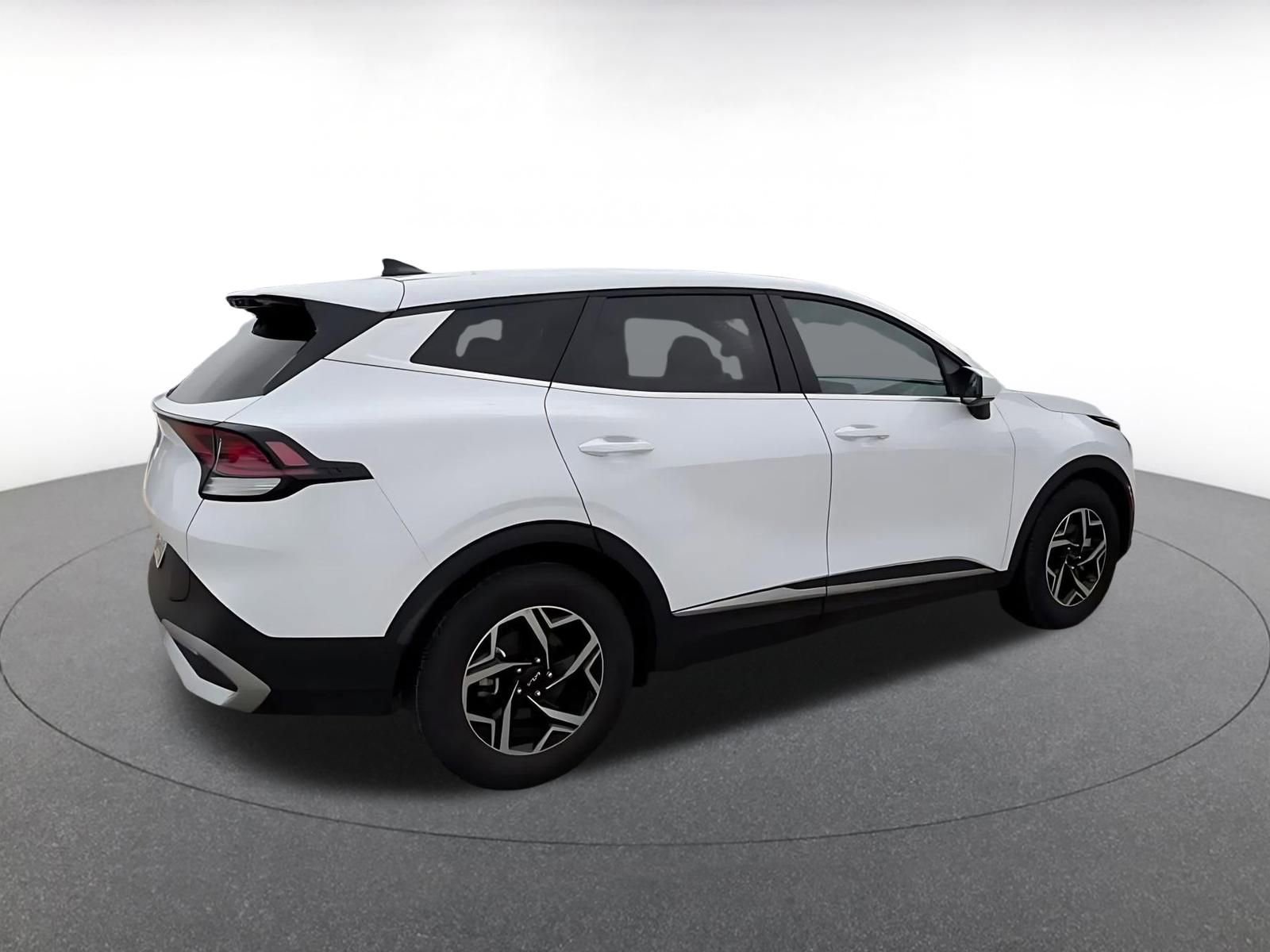 Used 2025 Kia Sportage LX image 14