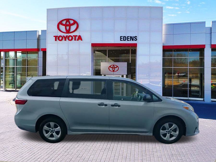 Used 2020 Toyota Sienna L image 2