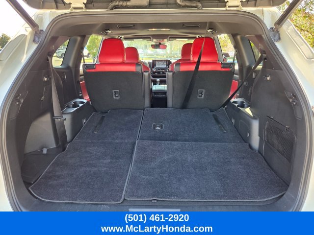 Used 2021 Toyota Highlander XSE FWD image 16