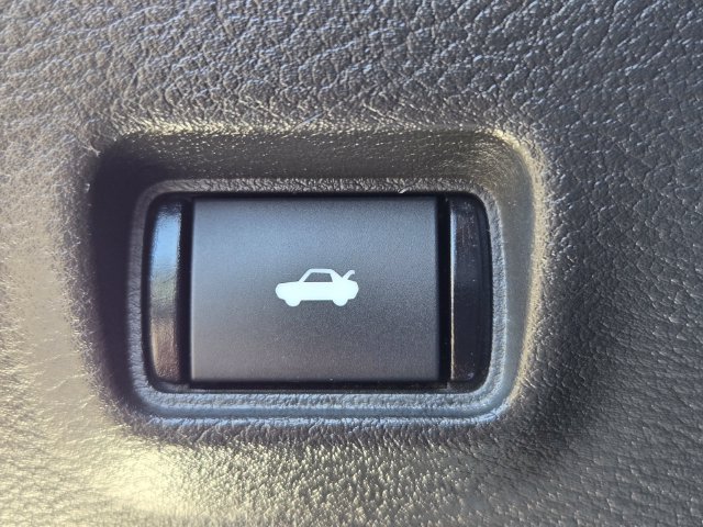 Used 2025 Nissan Sentra SV w/ All-Weather Package FWD image 23