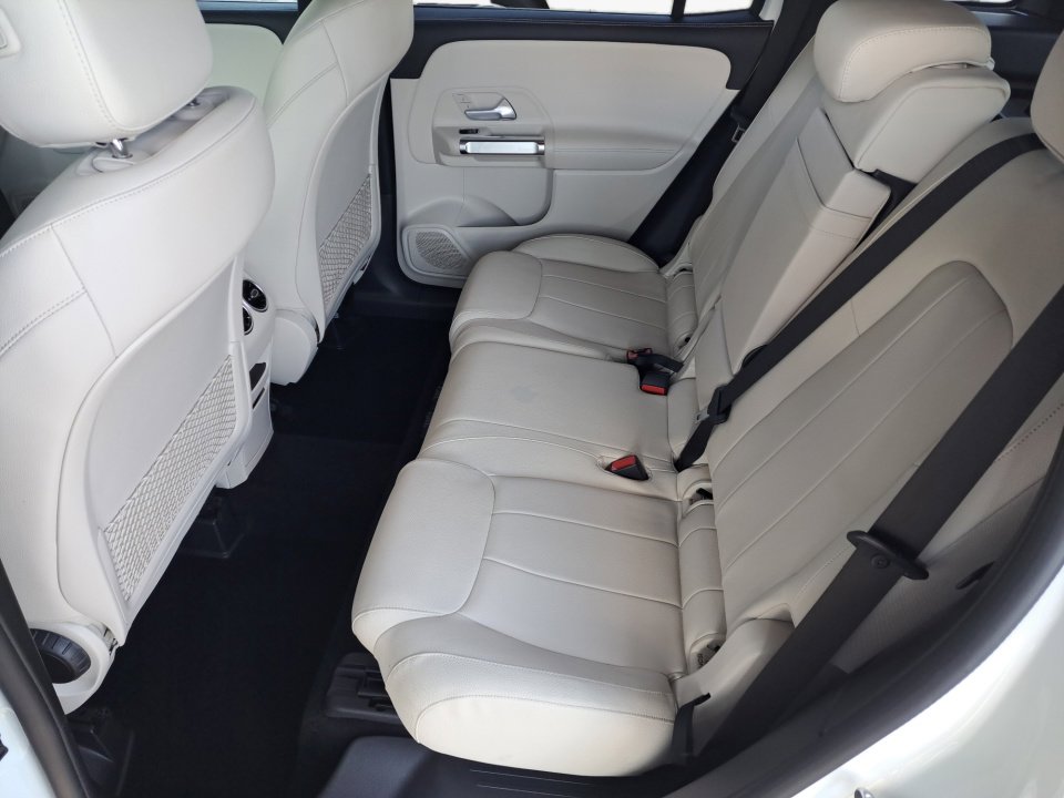 Used 2022 Mercedes-Benz GLB 250 4MATIC image 14