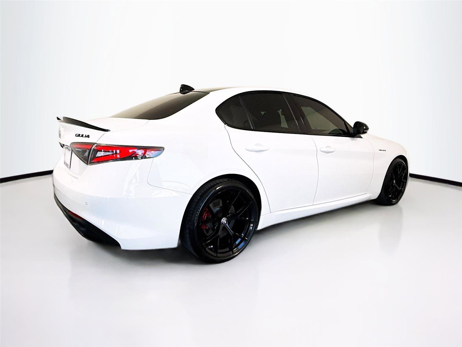Used 2024 Alfa Romeo Giulia Veloce image 39