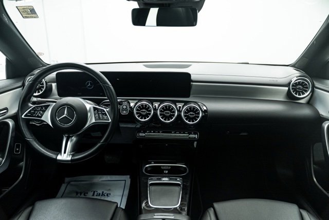 Used 2025 Mercedes-Benz CLA 250 image 16