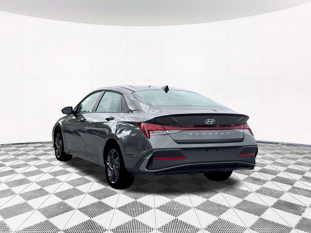New 2026 Hyundai Elantra Sport image 8
