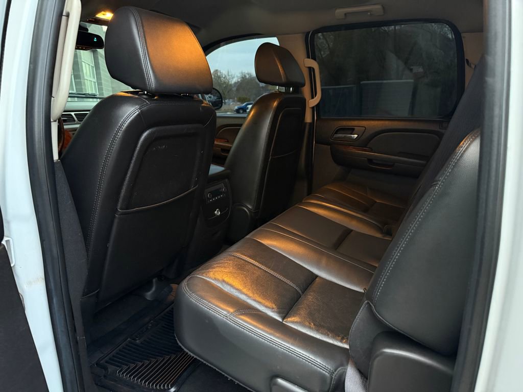 Used 2007 Chevrolet Silverado 1500 LTZ w/ Safety Package AWD/4WD image 25