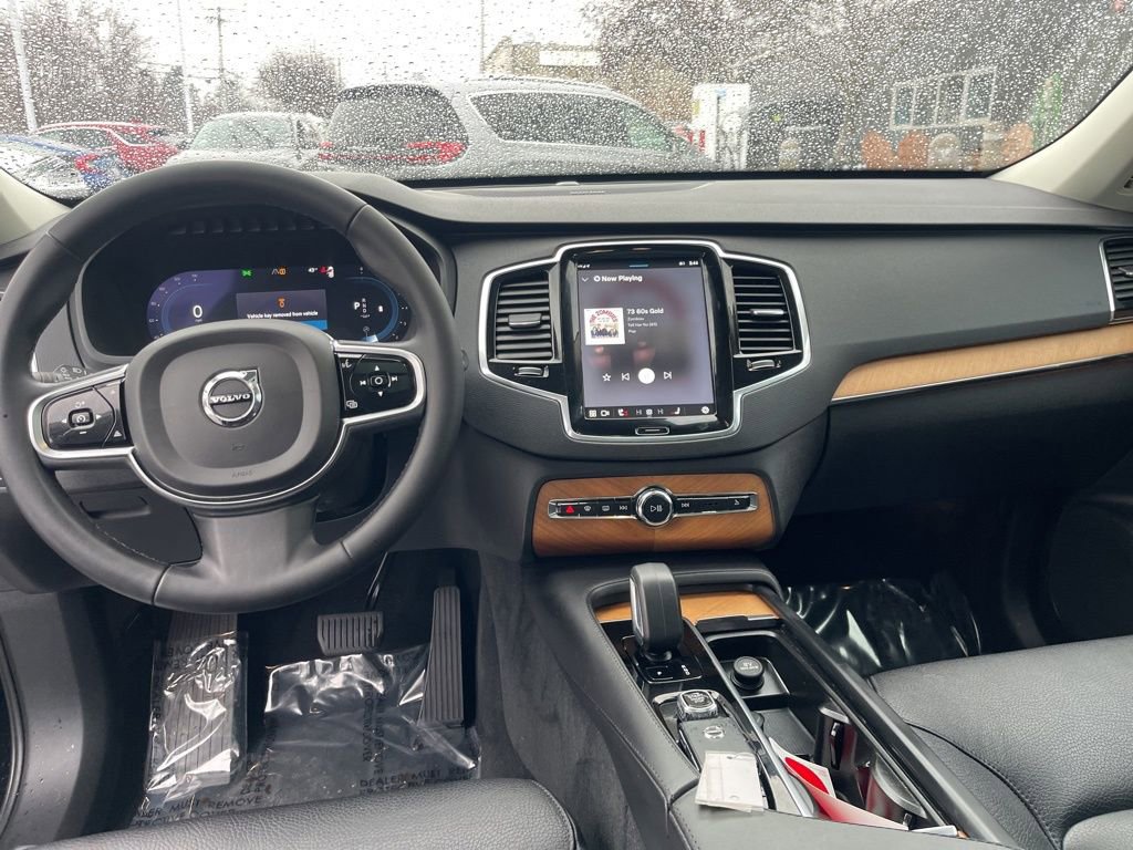 Used 2023 Volvo XC90 B6 Plus w/ Protection Package Premier image 11